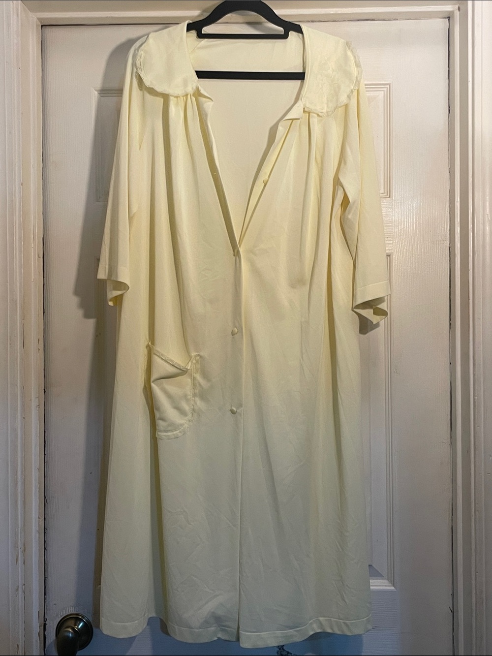 Women’s Lightweight Button-Front Nightgown in Pale Yellow